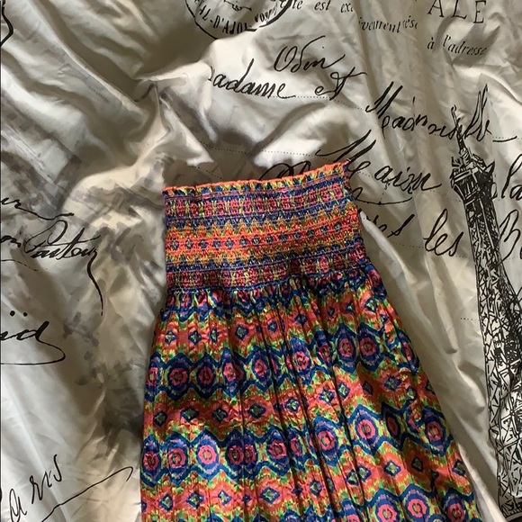 Colorful sleeveless dress - Picture 2 of 2